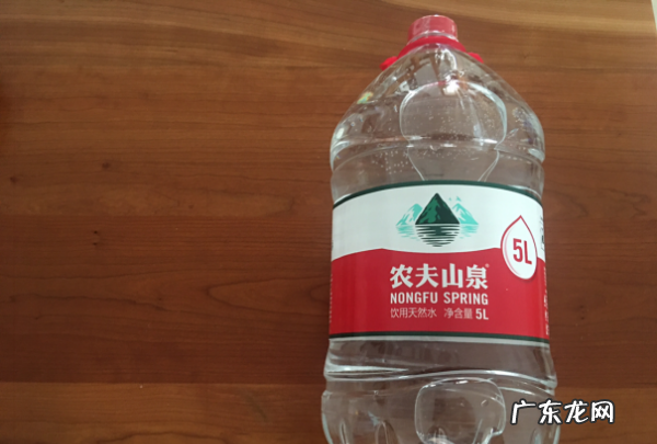 5升的水开瓶后放几天,矿泉水打开瓶盖后可以保质几天