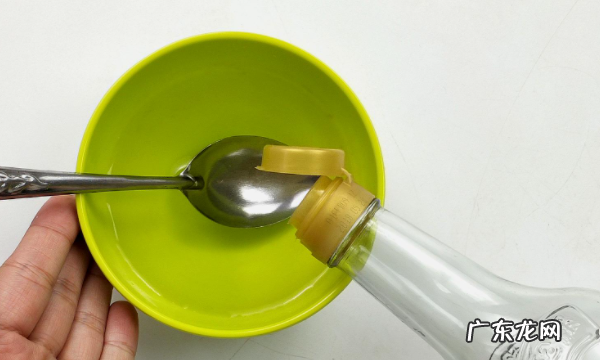开水瓶里面的水垢太厚了怎么处理,暖瓶内胆水垢太厚清除妙招