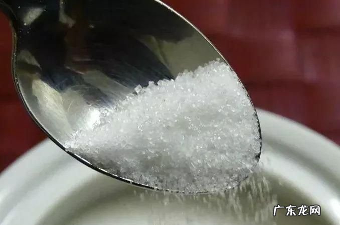 白糖变黄了可以吃,白糖放长了时间变色了还能吃