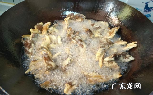 干炸蘑菇的做法,干炸蘑菇的做法
