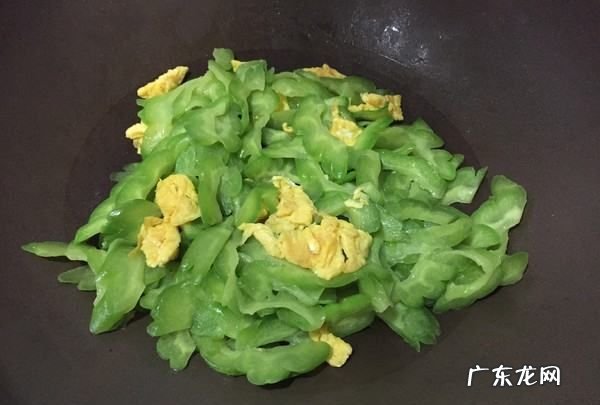 炒苦瓜的做法 怎么样炒苦瓜好吃,苦瓜怎么炒才好吃