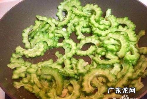 炒苦瓜的做法 怎么样炒苦瓜好吃,苦瓜怎么炒才好吃