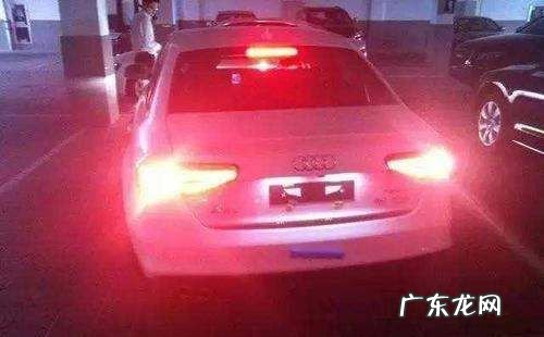 闪光灯什么时候用,宝丽来拍立得闪光灯怎么关