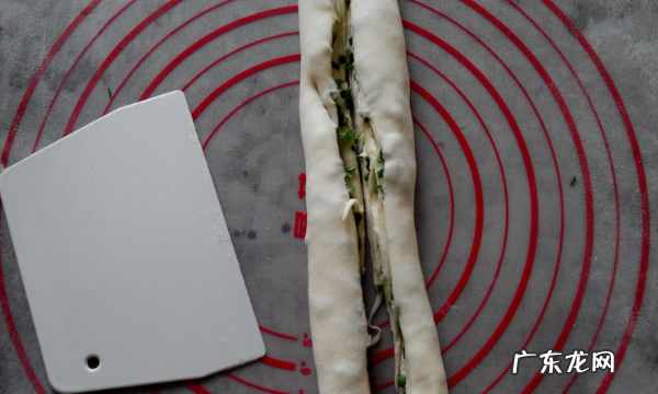 油饼的家常做法,家常油饼的做法