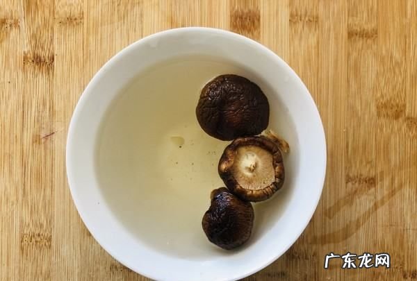 鸡腿炖土豆的家常做法,土豆炖鸡腿的家常做法是什么窍门