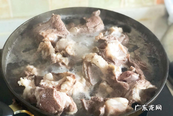 怎么炖羊肉才能又嫩又烂,炖羊肉的时候什么时候放盐
