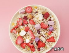 酸奶果粒麦片怎么吃,酸奶麦片配什么吃