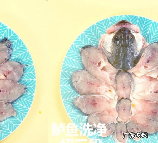 清蒸鲈鱼的做法 最正宗的做法,正宗清蒸鲈鱼的做法和步骤窍门