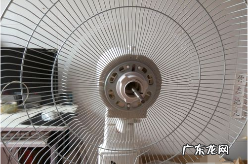 风扇扇叶怎么拆卸,风扇叶怎么拆下来