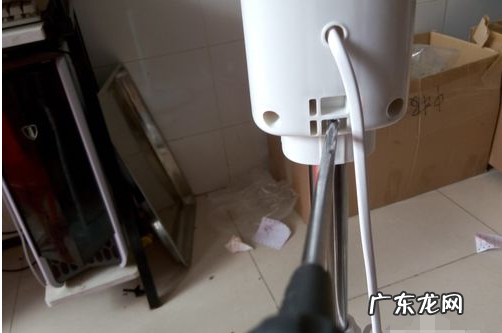 风扇扇叶怎么拆卸,风扇叶怎么拆下来