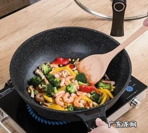 家用圆底锅还是平底锅,家用炒菜锅是生铁锅好还是熟铁锅好