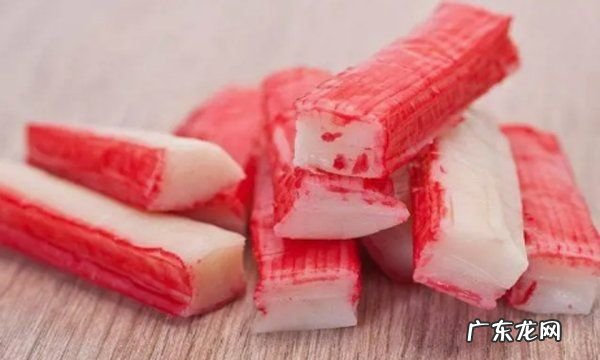 蟹棒为什么带塑料袋煮,煮蟹棒撕不撕塑料膜可以