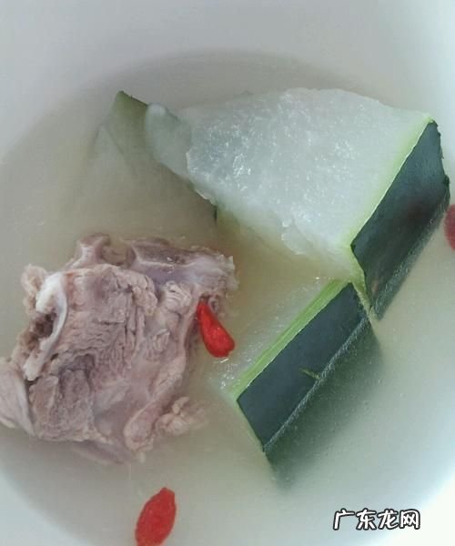 猪骨煲冬瓜能放哪些东西,冬瓜煲猪骨汤放什么材料好喝