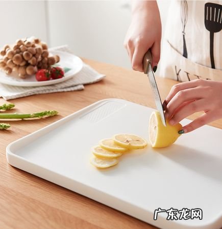 塑料菜板怎么清洗,塑料菜板怎么清洗能干净