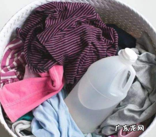衣服上的霉斑怎么来的,衣服上的霉点怎样去除