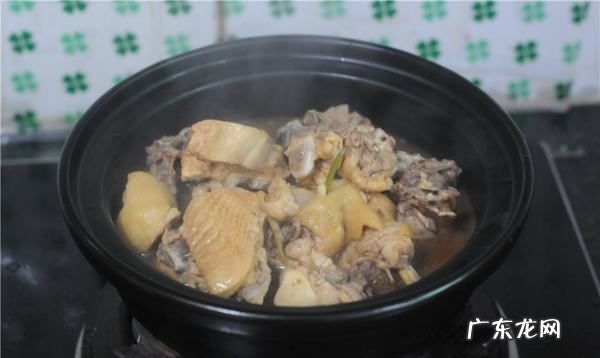 小鸡炖蘑菇的做法,小鸡炖蘑菇的家常做法