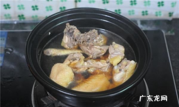 小鸡炖蘑菇的做法,小鸡炖蘑菇的家常做法