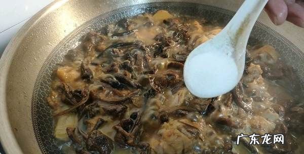 小鸡炖蘑菇的做法,小鸡炖蘑菇的家常做法
