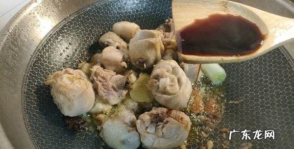 小鸡炖蘑菇的做法,小鸡炖蘑菇的家常做法