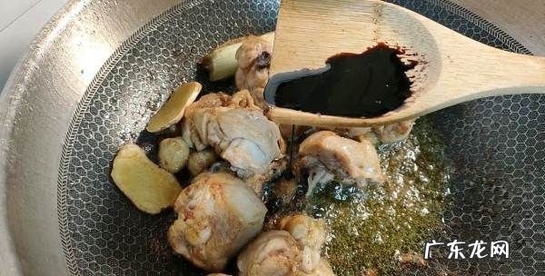 小鸡炖蘑菇的做法,小鸡炖蘑菇的家常做法