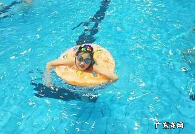 三伏天可以游泳,三伏天游泳会有湿气