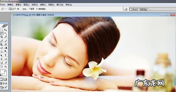 在ps中如何使皮肤变白,怎样用ps把照片人物皮肤变白
