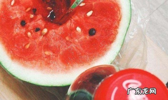 可乐可以和西瓜一起吃,可乐和冰西瓜一起吃会怎么样