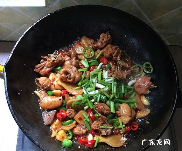 仔姜烧鸡的正宗做法,生炒鸡的制作方法