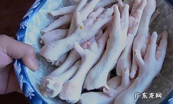 鸡爪一分为二技巧,鸡爪怎么做好吃 美味鸡爪的制作方法和技巧
