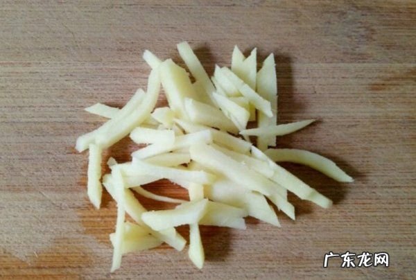 红烧鸡翅的家常做法,家常红烧鸡翅根最简单做法