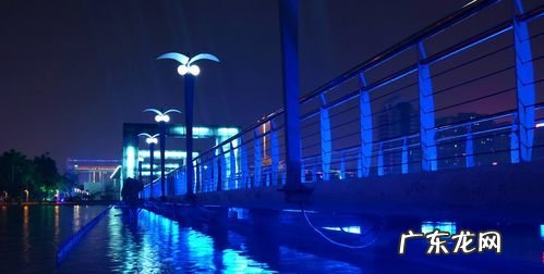 没有三脚架怎么拍夜景,晚上拍照必须要三脚架