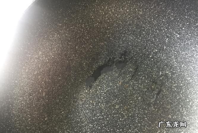 锅掉漆炒菜吃了有危害,不粘锅涂层掉了到底能不能用
