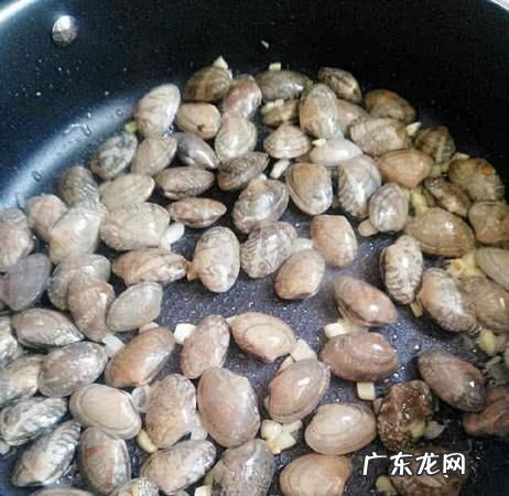 花甲死了5个小时能不能吃了,花甲买回来后死了半天能不能吃 冬天花甲死了多久不能吃