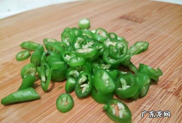 怎样腌整个青辣椒好吃,青辣椒的腌制方法