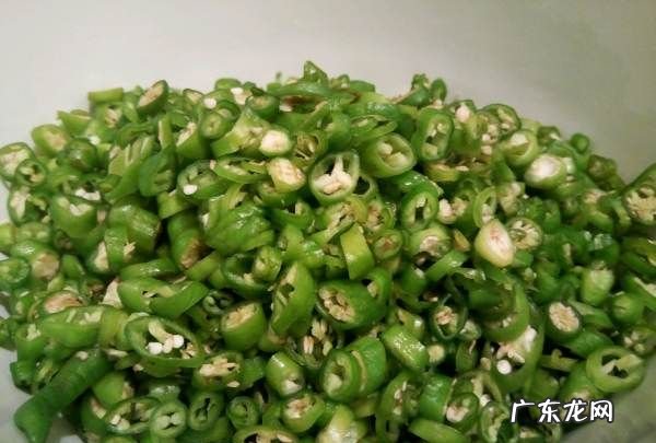 怎样腌整个青辣椒好吃,青辣椒的腌制方法
