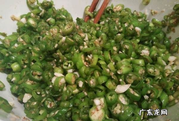 怎样腌整个青辣椒好吃,青辣椒的腌制方法