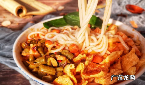 煮螺蛳粉第一遍水为什么要倒掉,煮螺蛳粉可以不换水