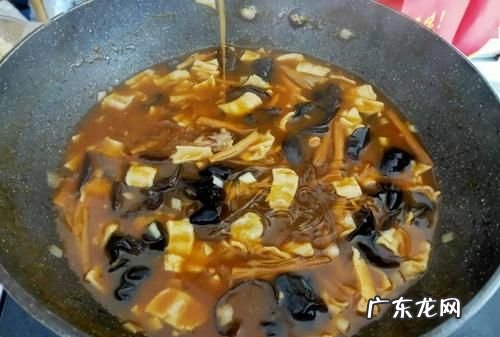 胡辣汤的做法,胡辣汤的做法最正宗的做法门市房冲着小区大门口好