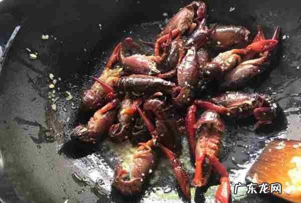 龙虾怎么吃的,蒜蓉龙虾怎么做好吃又简单