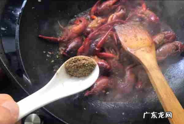 龙虾怎么吃的,蒜蓉龙虾怎么做好吃又简单