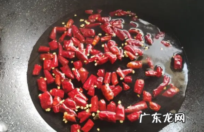 辣子鸡丁的家常做法,请介绍下辣子鸡丁的常见做法和做法