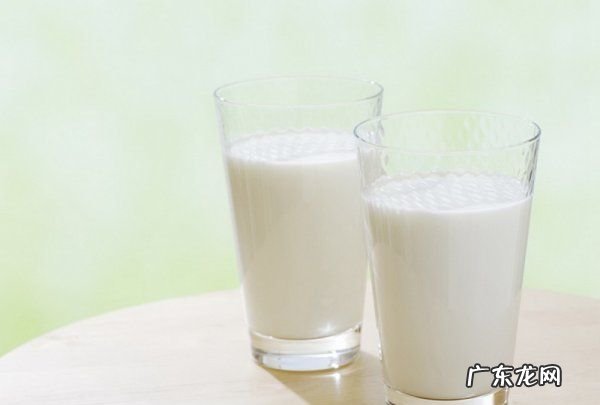热牛奶能帮助睡眠吗,睡前喝热牛奶能帮助睡眠有什么依据