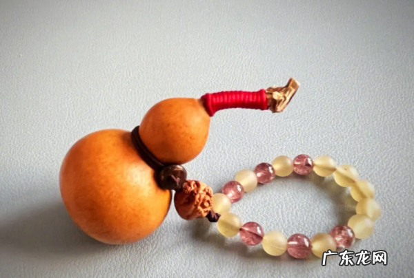 盘红一个葫芦得多久,桃木的葫芦应该怎么盘才会红亮的包浆