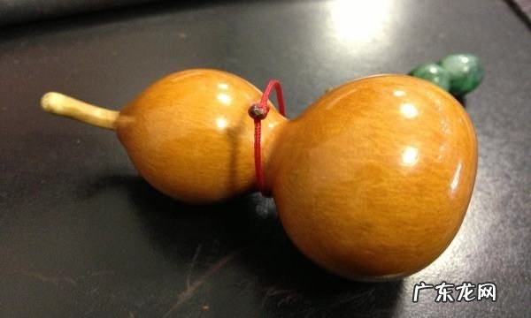 盘红一个葫芦得多久,桃木的葫芦应该怎么盘才会红亮的包浆