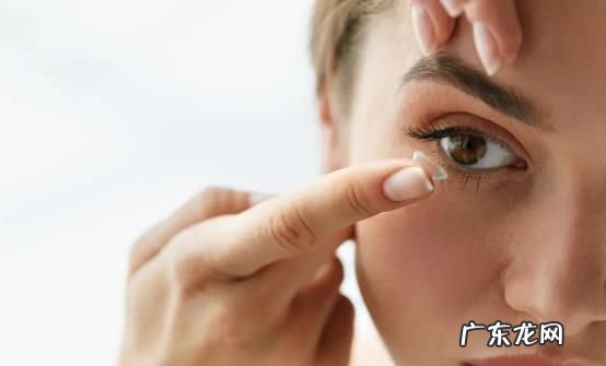 可以带着隐形眼镜短时间睡一会儿,可以带着隐形眼镜短时间睡一会儿