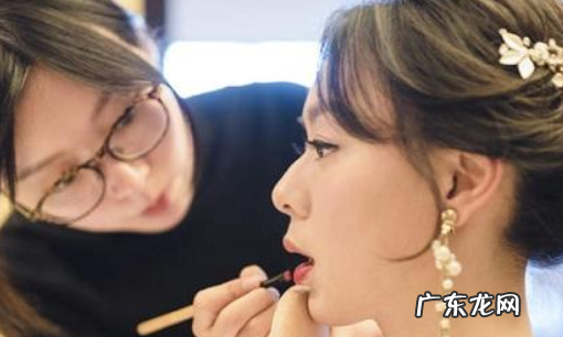 什么是婚礼摄影师,结婚四大金刚是什么意思