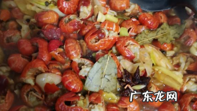 虾尾煮多长时间就熟了,龙虾尾焯水几分钟能熟透