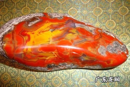 玉髓是玛瑙,玉髓是玛瑙的一种