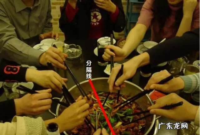 上席是哪个位置,吃饭坐上席是左侧大还是右侧大