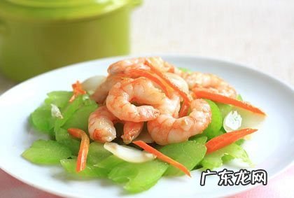 饭菜要放凉了才能进冰箱,饭菜是凉透后放冰箱